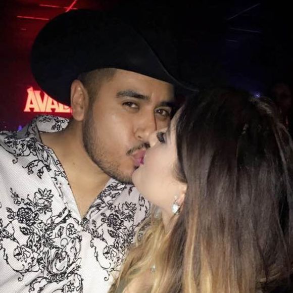 Meet your Posher, Mayra - Picture 1 of 1